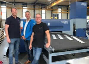 Marc Böck con Cor Schoonbeek y René Kruidhof en Metaaltechniek Handelsonderneming BV.